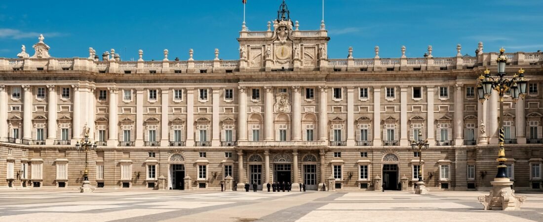 Moving to Spain from the UK – The Complete 2025 Guide for British Citizens